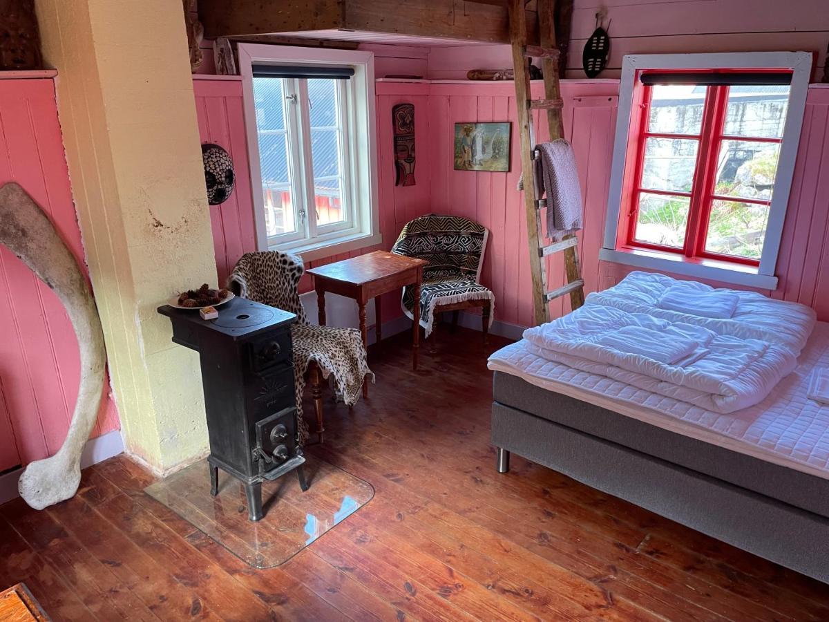 Kraemmervika Rorbuer - Rustic Cabins In Lofoten Болстад Екстериор снимка