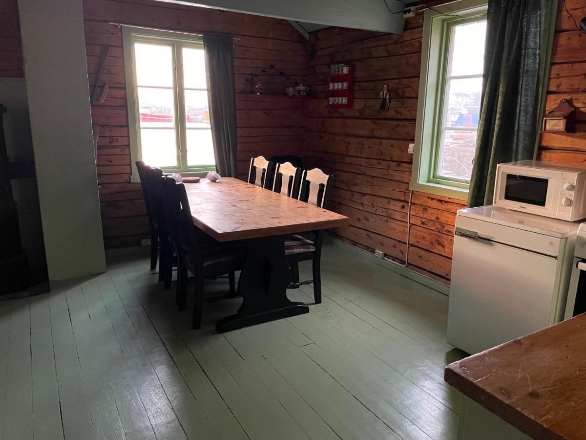Kraemmervika Rorbuer - Rustic Cabins In Lofoten Болстад Екстериор снимка