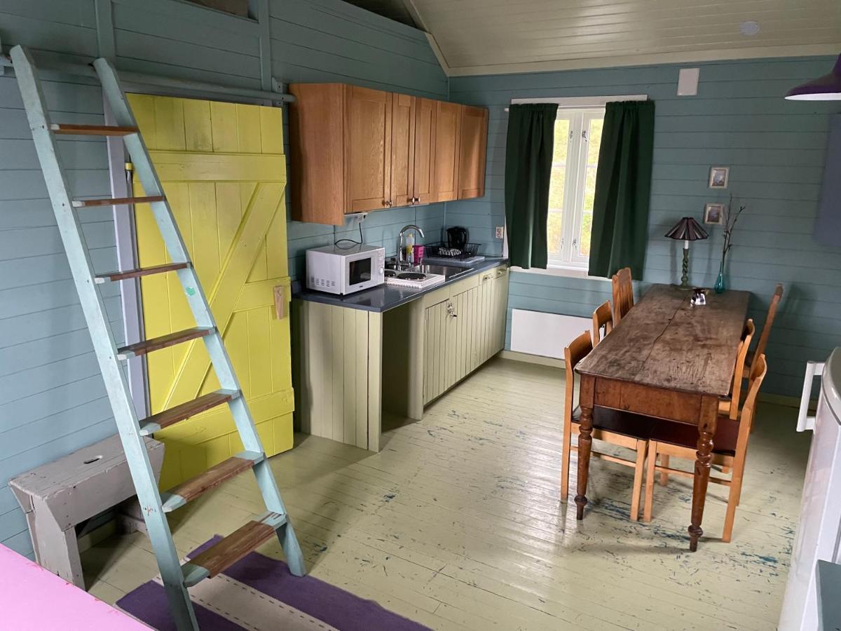 Kraemmervika Rorbuer - Rustic Cabins In Lofoten Болстад Екстериор снимка