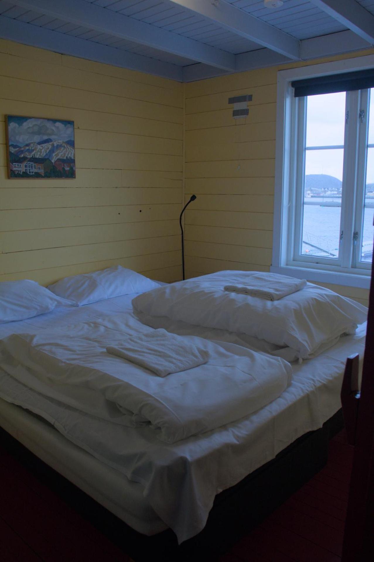 Kraemmervika Rorbuer - Rustic Cabins In Lofoten Болстад Екстериор снимка